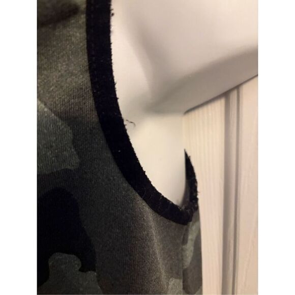 NBA Camo Sleeveless Hoodie. Size Small - Picture 9 of 10